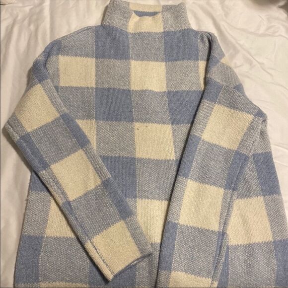 ✨HP✨women mock neck plaid light blue & white sweater & hat set✨ - Picture 3 of 6